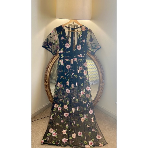 Honey Belle floral embroidered romper/maxi dress w/ slit & deep V-neck 🌸 - Picture 3 of 8